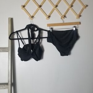 NWOT BLACK BIKINI SIZE SMALL